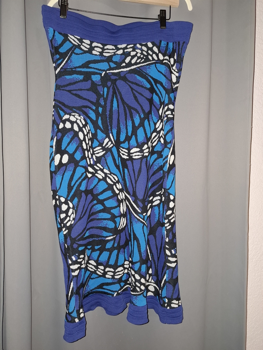 New York & Company Strapless Blue & White Patterned Mini Sweater Dress - Picture 2 of 5